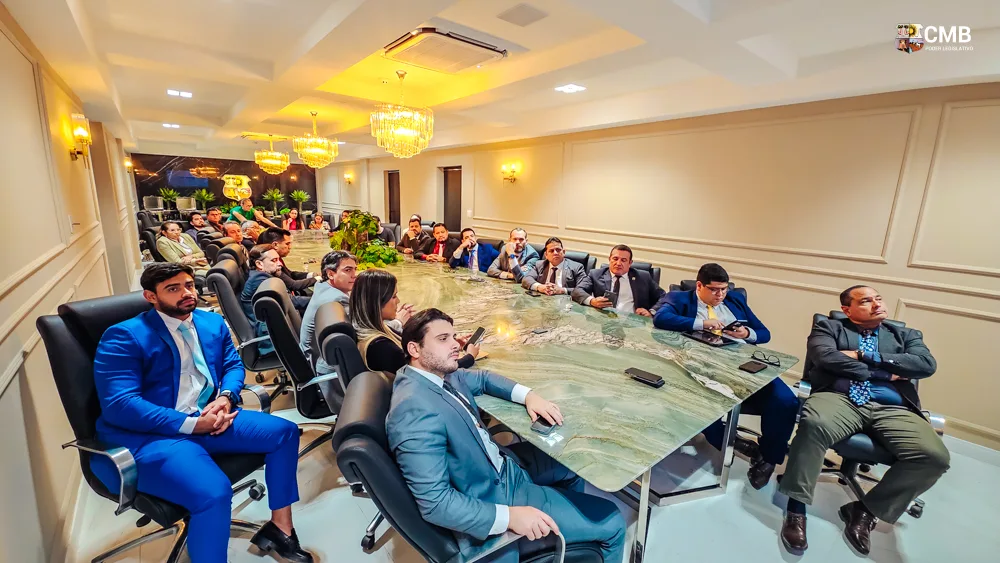 Durante a reunião, o secretário apresentou as principais prioridades da Secretaria Municipal de Educação (Semec),