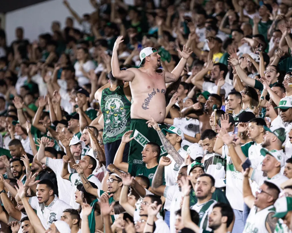 Na próxima rodada, o Goiás fará o clássico contra o Atlético-GO no sábado (1º), às 18h30, no Estádio Antônio Accioly. Na próxima rodada, o Goiás fará o clássico contra o Atlético-GO no sábado (1º), às 18h30, no Estádio Antônio Accioly.