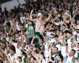 O Goiás recebe o Athletic nesta segunda-feira (23), às 21h, no Estádio da Serrinha, em Goiânia, pela 13ª rodada do Campeonato Brasileiro Série B
