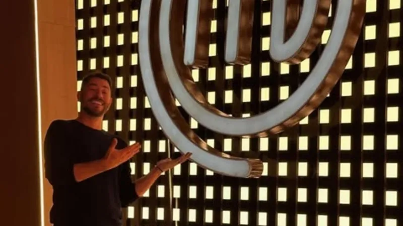 Jornalista Evaristo Costa participará do leilão MasterChef