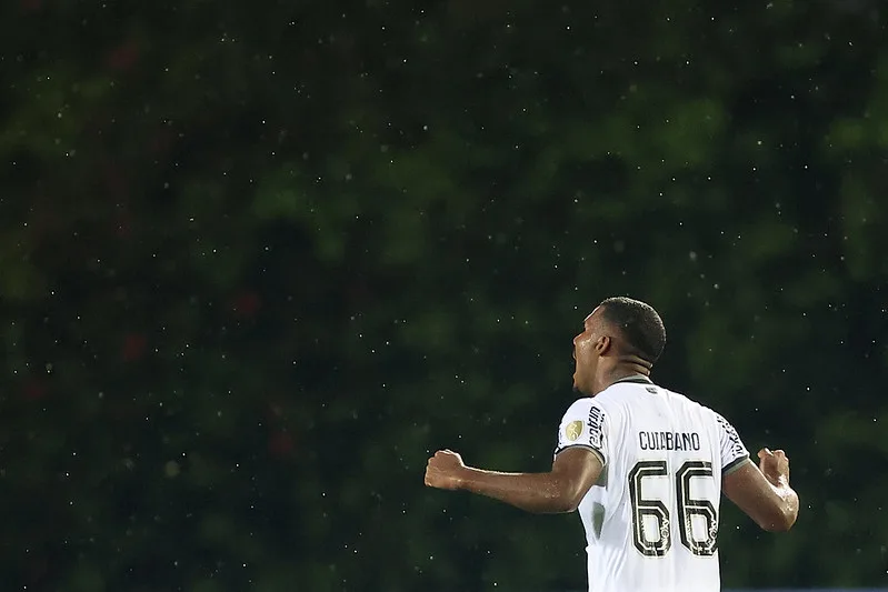 O Botafogo venceu o Carabobo por 2 a 1 na noite desta terça-feira (06), no Estádio Misael Delgado, na Venezuela, pela 4ª rodada da fase de grupos da Libertadores
