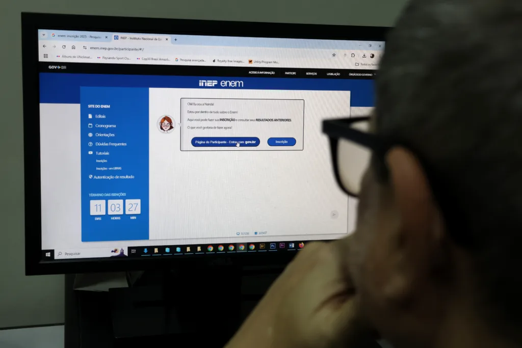 Para se inscrever no Exame Nacional do Ensino Médio, o candidato deve acessar a Página do Participante, no site oficial do Enem
FOTO: Mauro Ângelo Para se inscrever no Exame Nacional do Ensino Médio, o candidato deve acessar a Página do Participante, no site oficial do Enem
FOTO: Mauro Ângelo