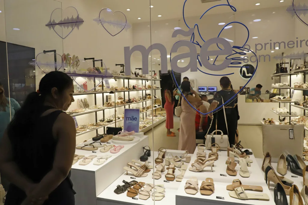 A poucos dias do Dia das Mães, a movimentação no centro comercial e nos shoppings de Belém segue tímida.