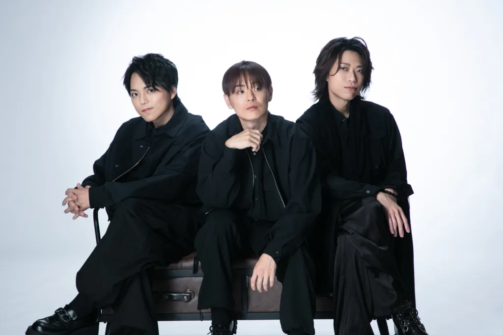 Usando instrumentos japoneses e estilo de canto tradicionais, o trio constrói arranjos únicos que combinam música folclórica Minyo com elementos contemporâneos. Foto: Divulgação Usando instrumentos japoneses e estilo de canto tradicionais, o trio constrói arranjos únicos que combinam música folclórica Minyo com elementos contemporâneos. Foto: Divulgação