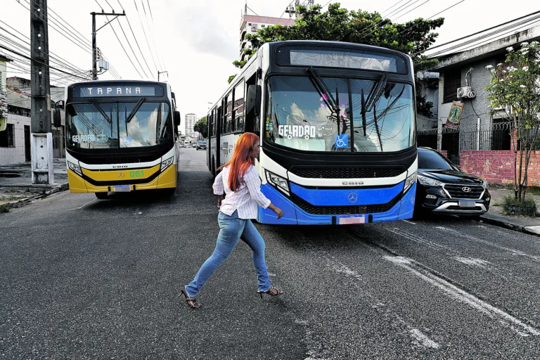 A equipe do DIÁRIO percorreu algumas vias da capital, onde moradores e pedestres relataram a imprudência dos condutores.
