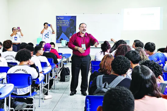 Os estudantes do 3º ano do ensino médio da escola estadual Ulysses Guimarães, em Belém, tiveram a oportunidade de dialogar com empresários paraenses sobre carreira