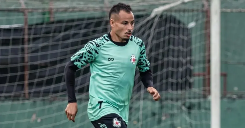 Jayme carrega a esperança lusa por mais gols, hoje - Foto: William Pereira/Tuna