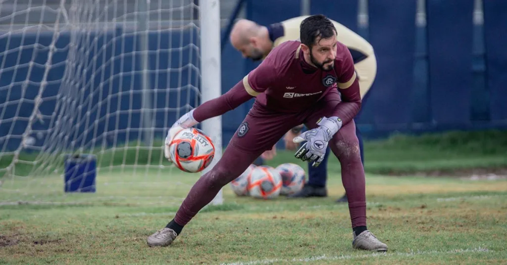 Goleiro remista tem sido um dos principais jogadores do clube na campanha na Série B - Foto: Samara Miranda/Remo