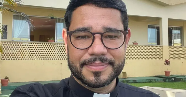 A comunidade católica recebeu com profundo pesar, nesta segunda-feira (19), a notícia do falecimento do padre Cleiton Marcos da Silva Liker, de 42 ano