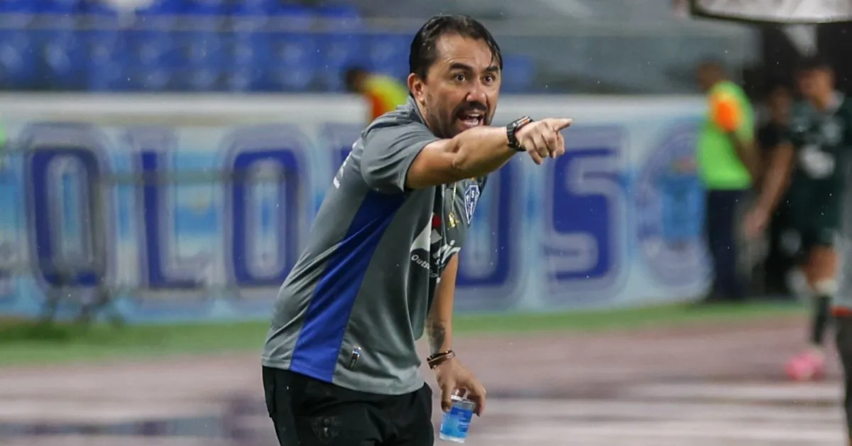O jogo contra o Criciúma é decisivo para o futuro do técnico Luizinho Lopes à frente do elenco do Paysandu.