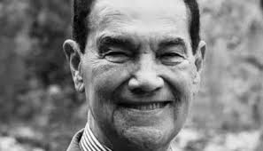 Divaldo Franco, um dos maiores nomes do espiritismo no Brasil, faleceu aos 98 anos nesta terça-feira, 13.