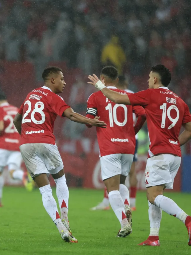 O Esquadrão de Aço lutou, mas acabou eliminado após a derrota por 2 a 1 para o Internacional, no Beira-Rio, em Porto Alegre.