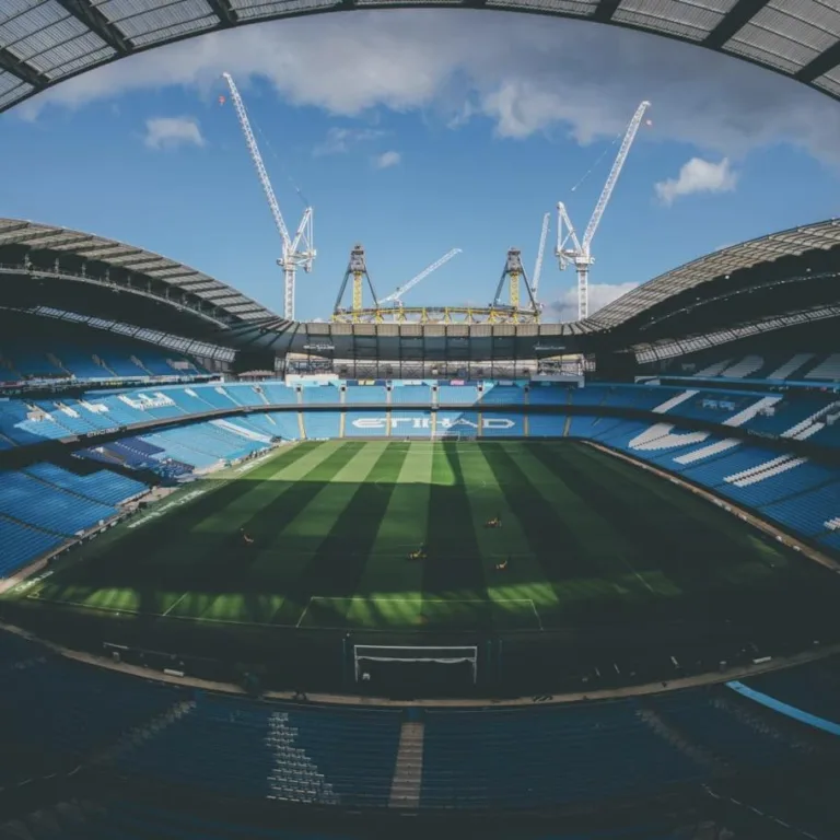 Jogo acontece no estádio do City. Foto: Divulgação