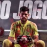 Goleiro do Flamengo teve o carro atingido por tiros. Foto: Flamengo