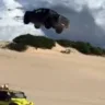 Imagens compartilhadas nas redes sociais mostram uma picape "voando" por cima de um buggy na praia de Canoa Quebrada, em Aracati, no Ceará
