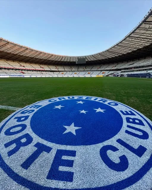 A noite deste domingo (18) será de muita emoção no futebol brasileiro com mais uma edição do clássico entre Cruzeiro e Atlético-MG