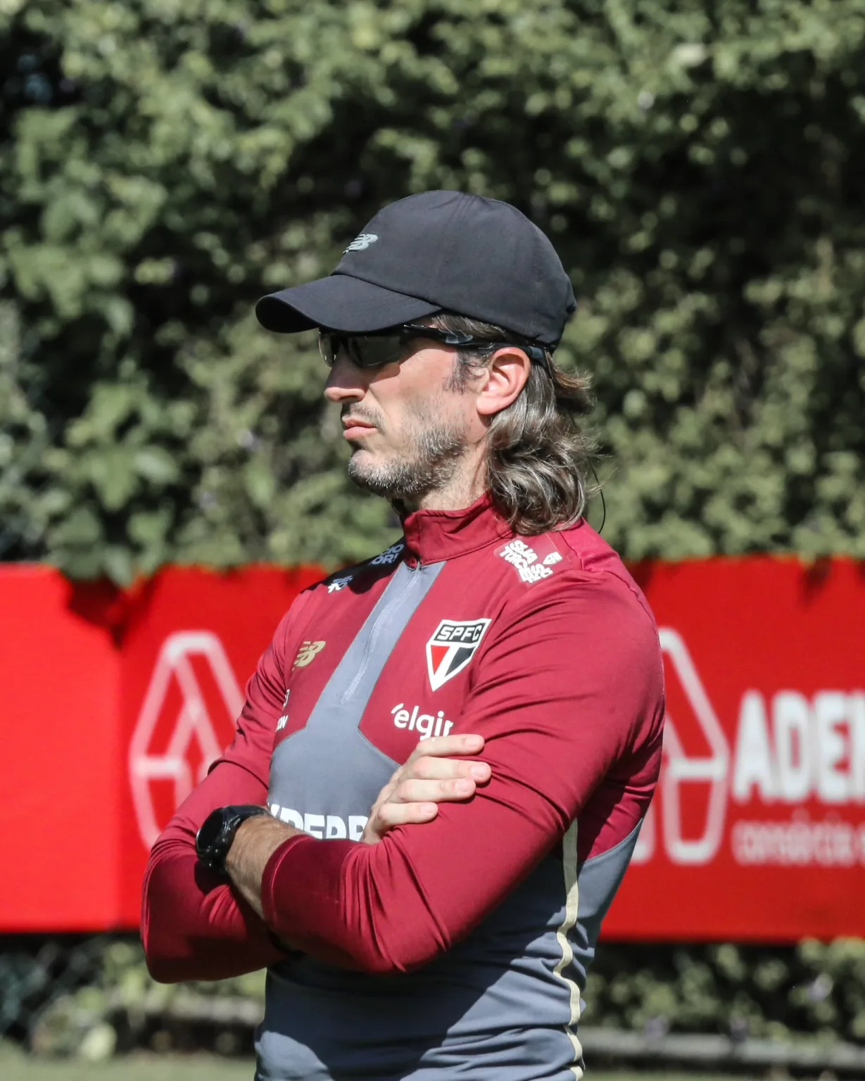 Pressionados pelos resultados recentes, São Paulo e Grêmio medem forças neste sábado (17), às 21h (de Brasília), no Morumbis, em duelo válido pela 9ª rodada