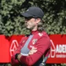 Pressionados pelos resultados recentes, São Paulo e Grêmio medem forças neste sábado (17), às 21h (de Brasília), no Morumbis, em duelo válido pela 9ª rodada