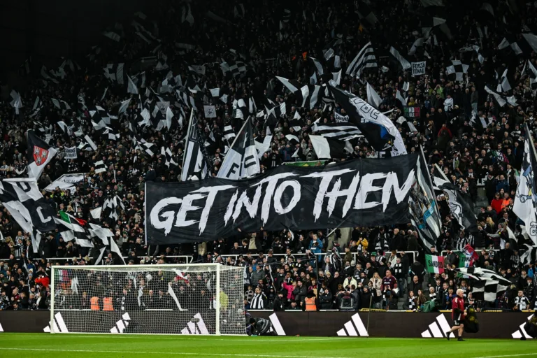 Newcastle e Chelsea duelam neste domingo (11), às 8h (horário de Brasília), pela 36ª rodada da Premier League