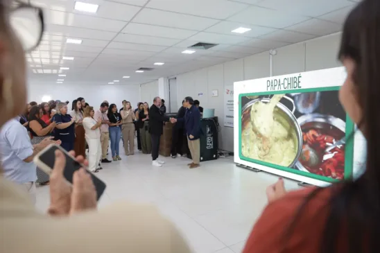 A tradicional bebida indígena da Amazônia, símbolo de ancestralidade e memória afetiva para os paraenses, dá nome a um inédito estudo sobre a gastronomia da capital do Pará