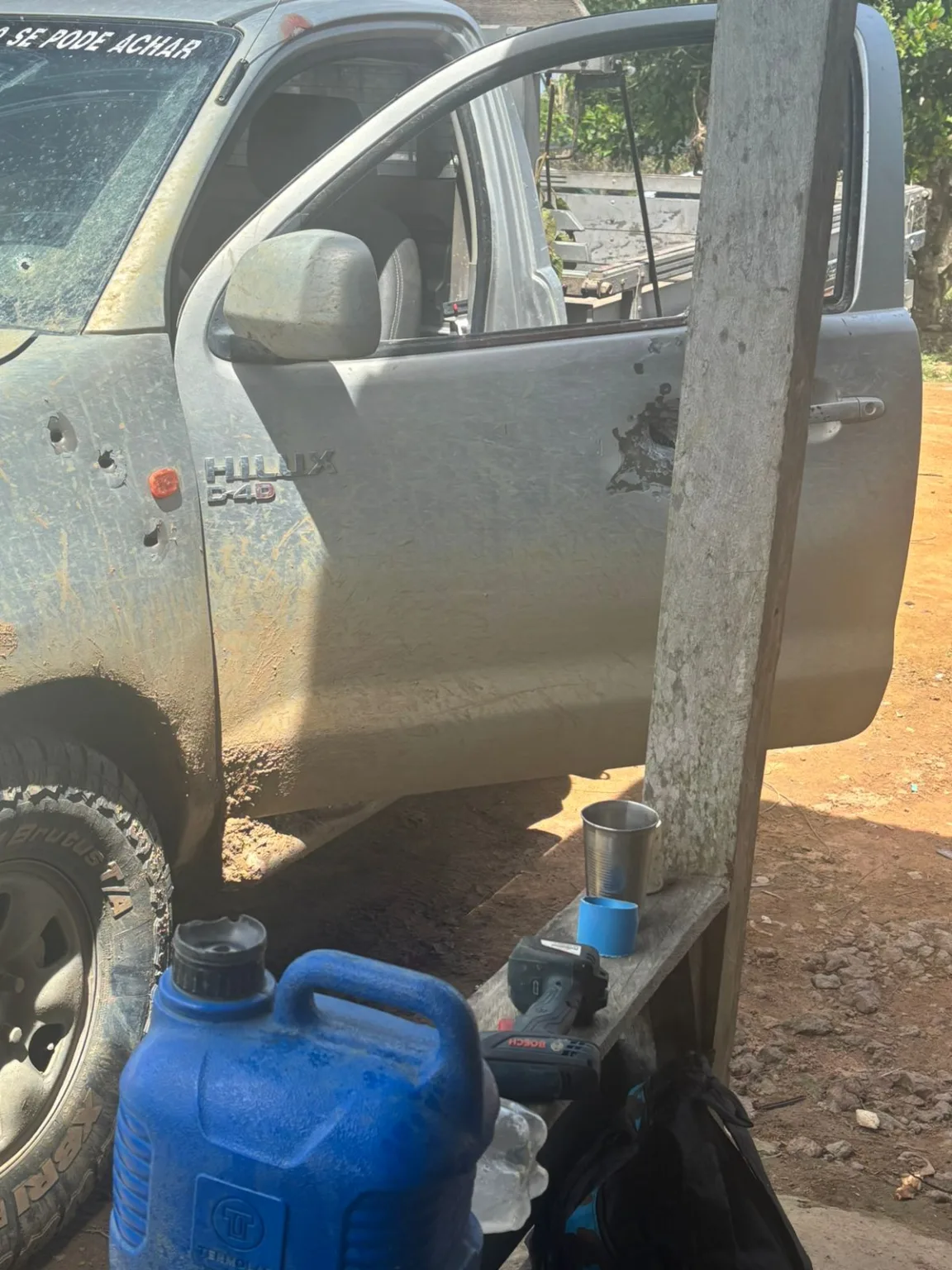 Um policial militar da reserva foi morto a tiros e outro homem ficou gravemente ferido em uma emboscada na manhã deste domingo (25), Um policial militar da reserva foi morto a tiros e outro homem ficou gravemente ferido em uma emboscada na manhã deste domingo (25),