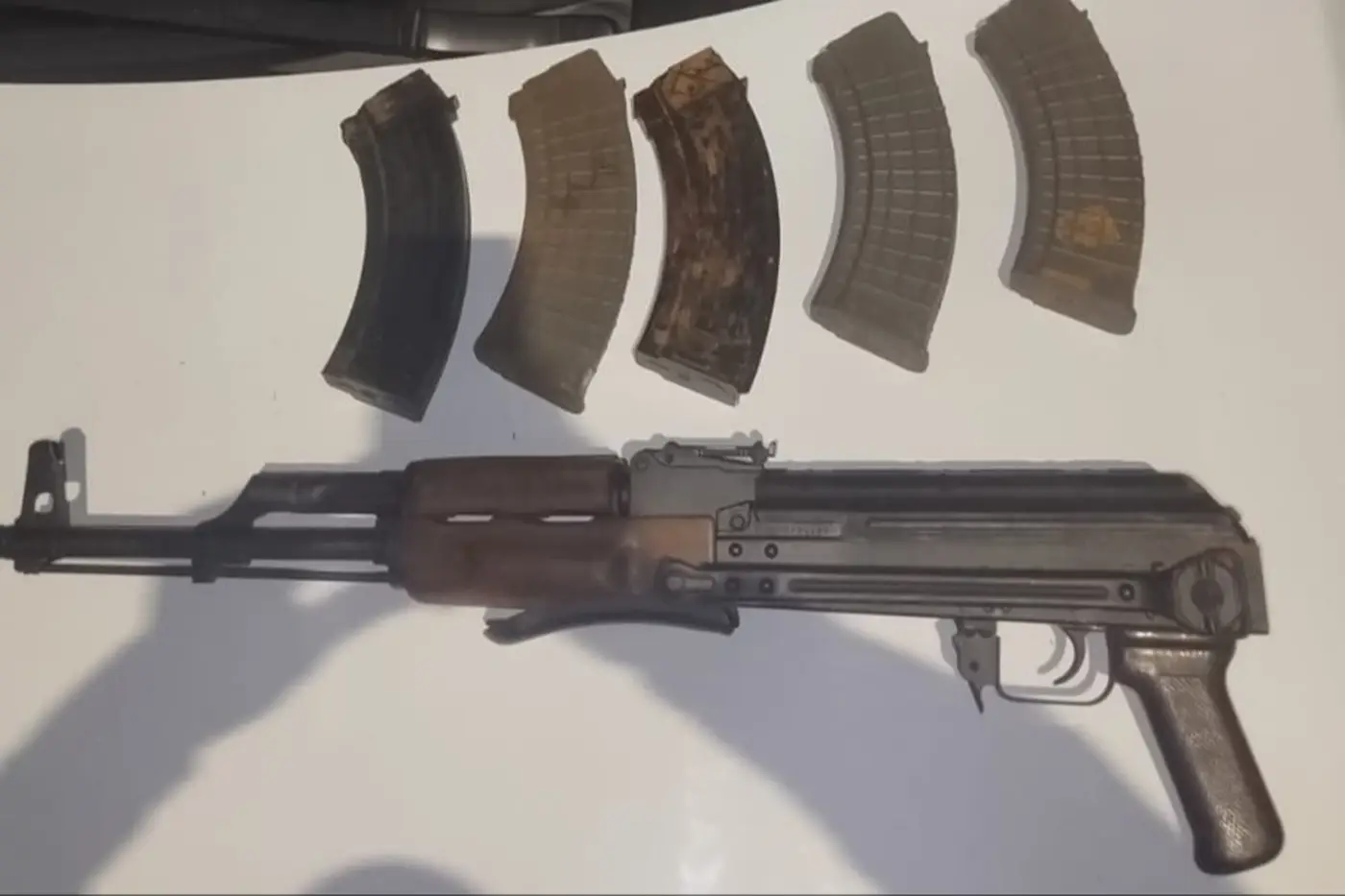 Arma de grosso calibre foi localizada em imóvel abandonado do bairro em Belém