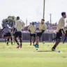 Criciúma e Red Bull Bragantino se enfrentam nesta quinta-feira, 1º de maio, às 18h30 (horário de Brasília), no Estádio Heriberto Hülse