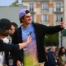 João Fonseca, número 65 no ranking da ATP, atropelou o polonês Hubert Hurkacz (31 do mundo) em sua primeira partida como profissional em Roland Garros