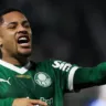 O Palmeiras venceu o São Paulo por 1 a 0 com gol quase no último lance, na Arena Barueri, pela 8ª rodada do Brasileiro.