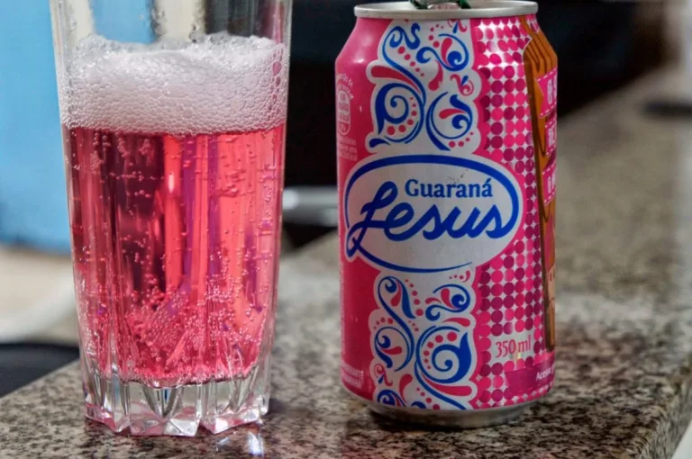 O refrigerante é tão icônico que, mesmo depois de ser comprado pela gigante Coca-Cola, suas características originais foram preservadas.