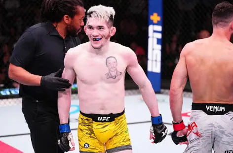 Melquizael Costa venceu Julian Erosa no card principal do UFC Vegas 106. (Foto por Jeff Bottari/Zuffa LLC)