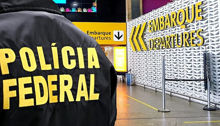 A Polícia Federal prendeu, na noite desta terça-feira (28), um homem ao desembarcar no Aeroporto Internacional de Belém