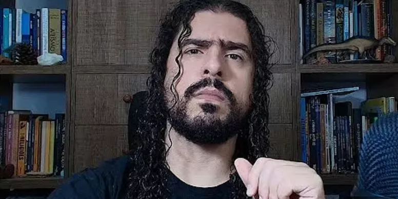 O biólogo e divulgador científico Paulo Miranda Nascimento, conhecido como Pirulla, de 43 anos, sofreu um acidente vascular cerebral (AVC)