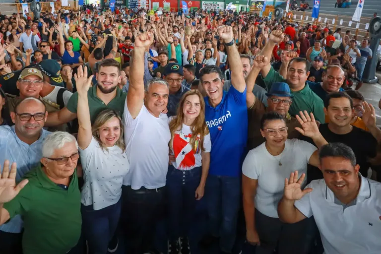 O Governo do Pará realizou nesta quinta-feira (23), a entrega de 466 títulos de terra a agricultores de 24 comunidades do território de Bragança,