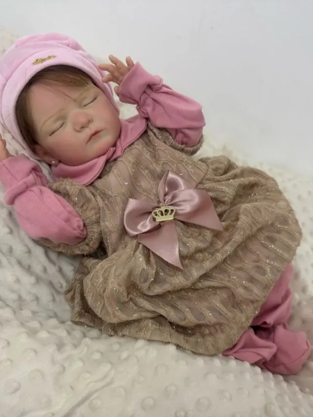Uma recepcionista que mora em Salvador acionou a Justiça do Trabalho afirmando que uma empresa não reconheceu que ela é mãe de boneca do tipo "bebê reborn"