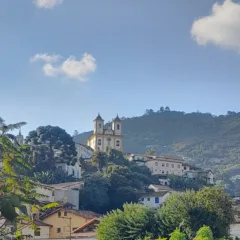 Fundada a partir do Arraial do Padre Faria, no final do século XVII, a cidade de Ouro Preto, em Minas Gerais, é um dos lugares mais marcantes da história do Brasil