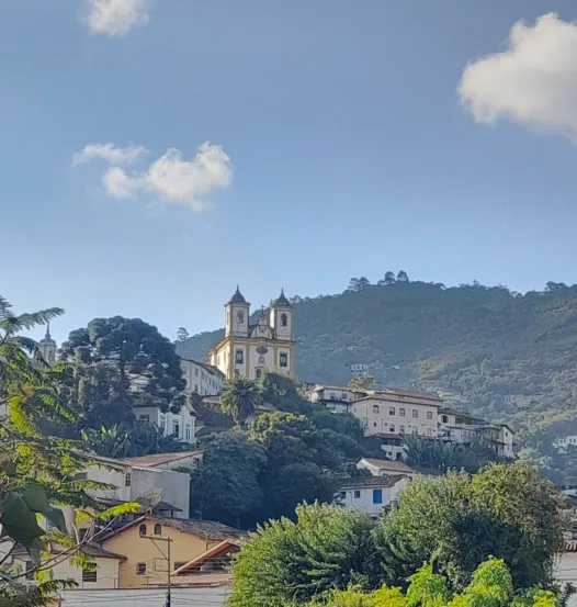 Fundada a partir do Arraial do Padre Faria, no final do século XVII, a cidade de Ouro Preto, em Minas Gerais, é um dos lugares mais marcantes da história do Brasil