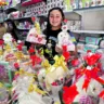 Além dos clientes que buscam presentes, há os que procuram produtos para montar cestas para a data