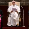 Durante encontro oficial no Vaticano nesta semana, o embaixador do Brasil junto à Santa Sé, Everton Vieira Vargas, convidou oficialmente o novo papa Leão XIV para visitar o Brasil. Foto: Vatican News