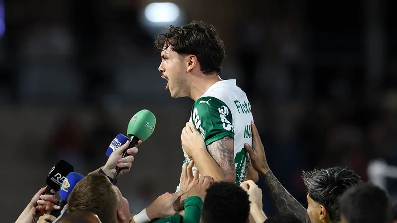 O jogador Mauricio, da SE Palmeiras, comemora seu gol contra a equipe do Red Bull Bragantino, durante partida válida pela nona rodada, do Campeonato Brasileiro, Série A, no Estádio Cicero de Souza Marques. (Foto: Cesar Greco/Palmeiras/by Canon)