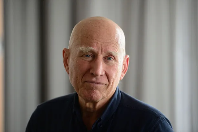 O renomado fotógrafo brasileiro Sebastião Salgado faleceu nesta sexta-feira (23), aos 81 anos. A confirmação da morte foi feita pelo Instituto Terra
