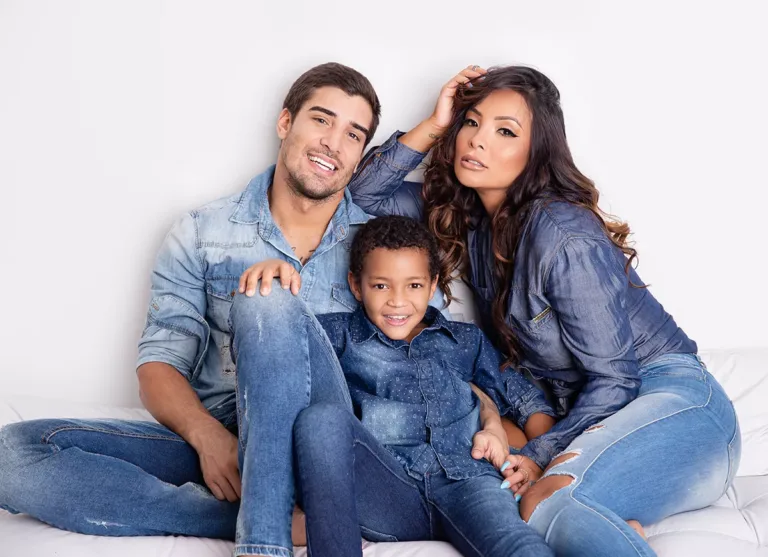 O empresário Guilherme Leonel anunciou o término de seu casamento com a ex-bailarina do Domingão do Faustão (Globo) Carol Nakamura. O empresário Guilherme Leonel anunciou o término de seu casamento com a ex-bailarina do Domingão do Faustão (Globo) Carol Nakamura.