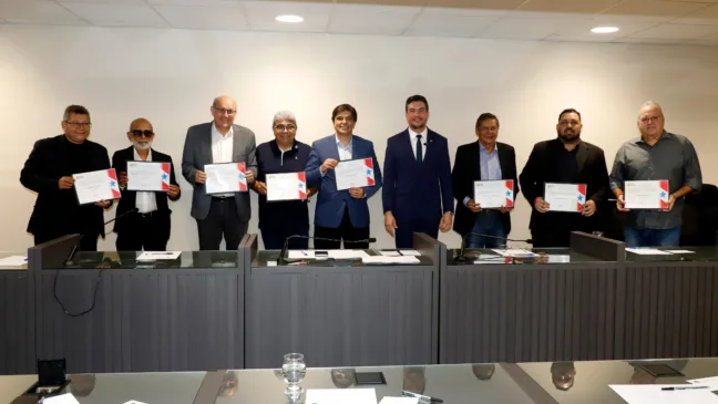 A Assembleia Legislativa do Estado do Pará (Alepa) realizou na tarde desta quinta-feira (29) uma sessão solene em homenagem aos 97 anos de fundação da Rádio Clube do Pará