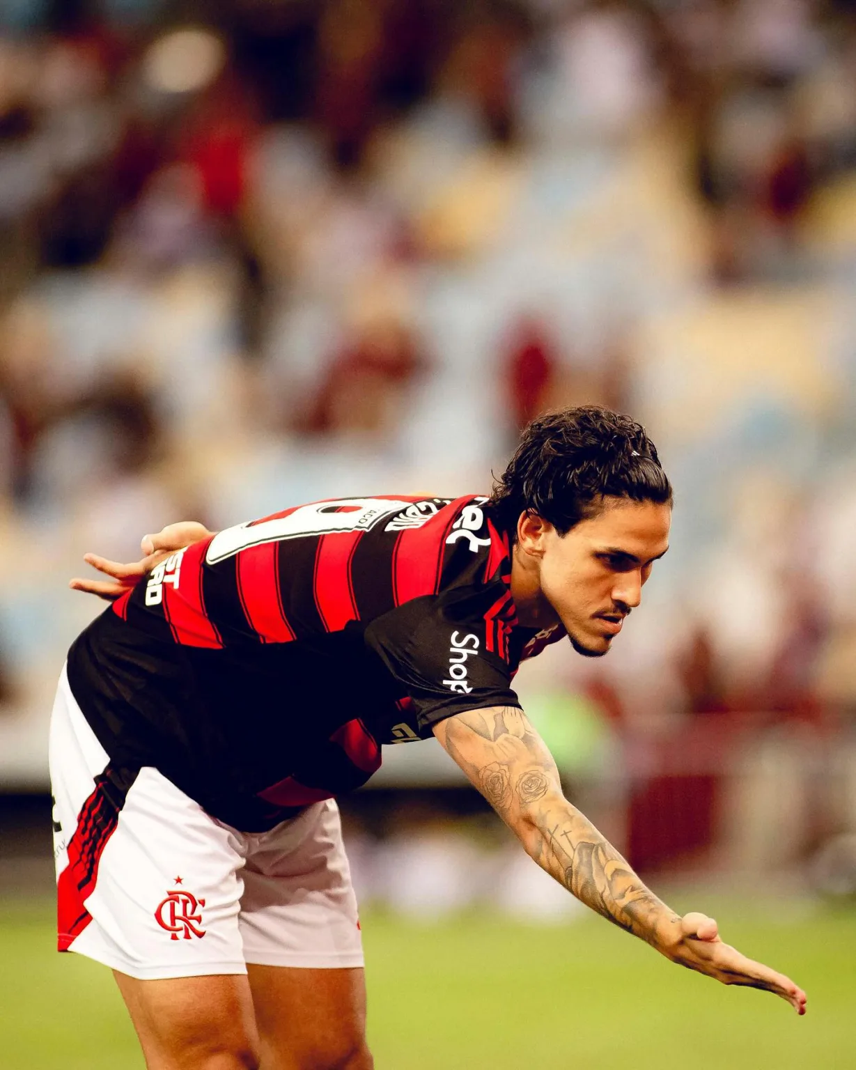 Com muitos reservas em campo, o Flamengo fez o que se esperava e, com dois gols antes dos sete minutos, venceu o Botafogo-PB com tranquilidade por 4 a 2