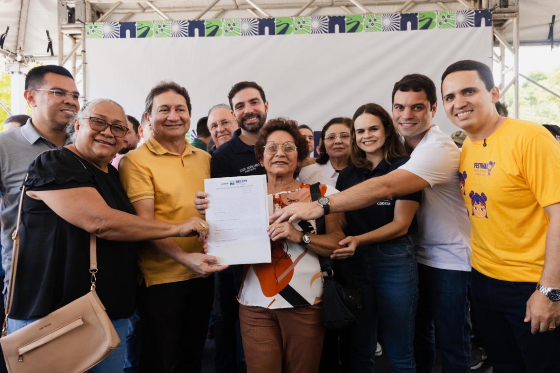 A Prefeitura de Belém realizou a entrega de 500 títulos definitivos de propriedade a famílias de diversos bairros da capital.
