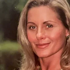 A atriz no papel de Helena, em Laços de Família (2000)