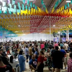 Arraial de Todos os Santos bate recorde diário de público, com segurança e muitas atrações