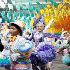 Dezesseis grupos, oriundos de seis municípios, disputam o título de campeã mirim no Arraial de Todos os Santos