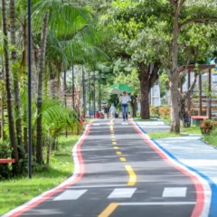 O Governo do Pará entregou nesta segunda-feira (30) a primeira etapa da revitalização da Avenida Duque de Caxias, em Belém.