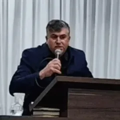 O pastor Sérgio Carvinho, de 47 anos, natural de Turvo (SC), faleceu na noite de sábado (31), enquanto pregava em uma igreja em Caxias do Sul (RS).